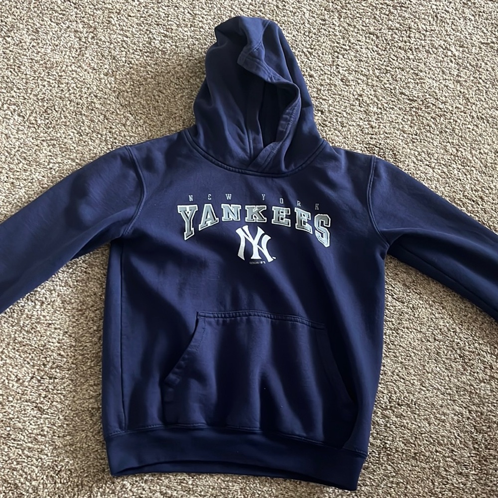 Youth Yankees sweatshirt